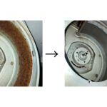 厚く油がこびりついた換気扇本体内部をクリーニングし、金属面が見える状態まで汚れを落としたビフォーアフター写真