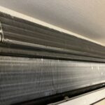 室内機の熱交換器（アルミフィン）の洗浄後の様子。仕上げは防カビコーティングを行いました。