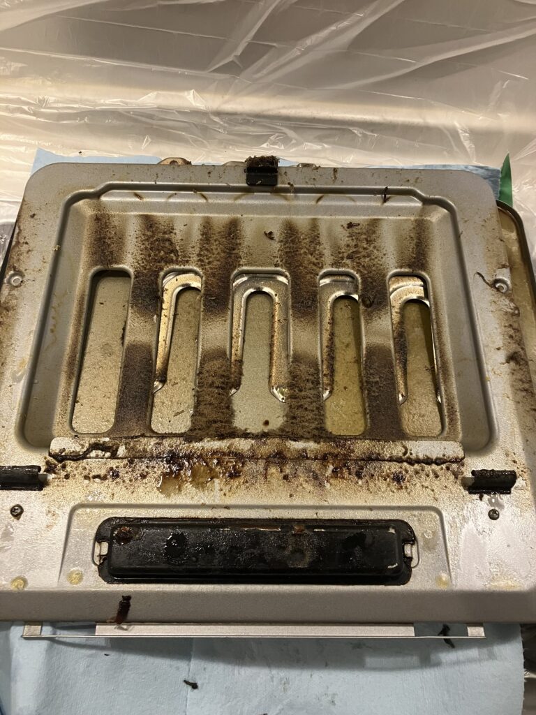 換気扇の油汚れ